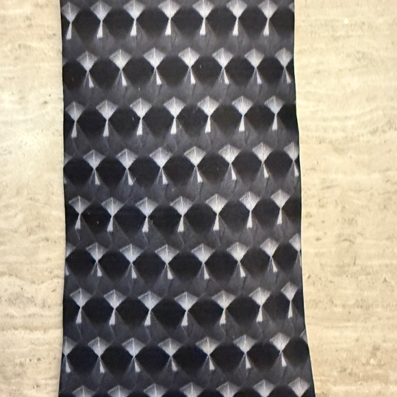 Bruno Piattelli Mens Tie Black & Gray 100% Silk Extra Long 64" - Picture 9 of 10